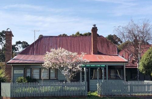 Strahan Haus | Kerrellie Cottages 2, 4 & 8 Reid Street