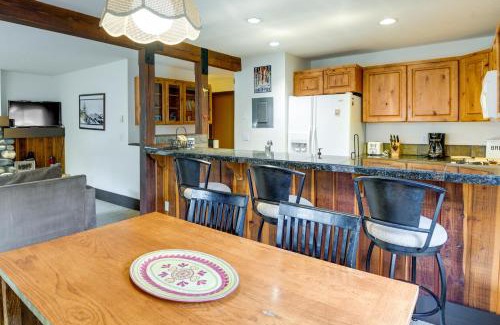 Ketchum Wohnung | Ketchum Condo with Deck Less Than 1 Mi to Sun Valley Resort!