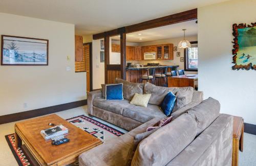Ketchum Wohnung | Ketchum Condo with Deck Less Than 1 Mi to Sun Valley Resort!