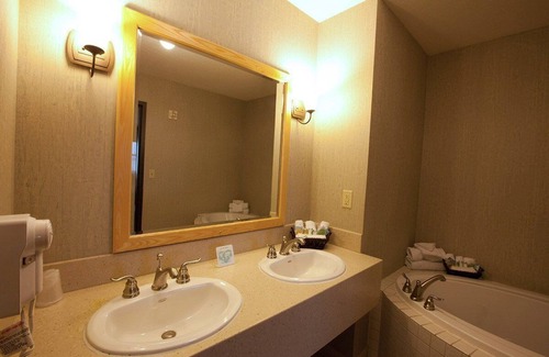 St Ignace Hotel | Kewadin St. Ignace Hotel