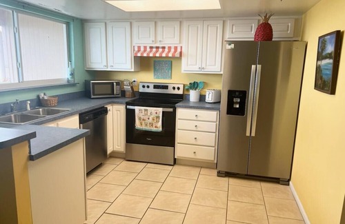 Cocoa Beach Eigentumswohnung | Key West Style: 2B/2B Direct Beach Front Condo with Awesome Ocean views