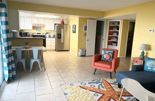 Cocoa Beach Eigentumswohnung | Key West Style: 2B/2B Direct Beach Front Condo with Awesome Ocean views