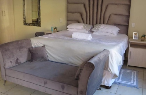 Alabama Bed & Breakfast | Kgatholoha guest house