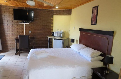 Alabama Bed & Breakfast | Kgatholoha Guest House