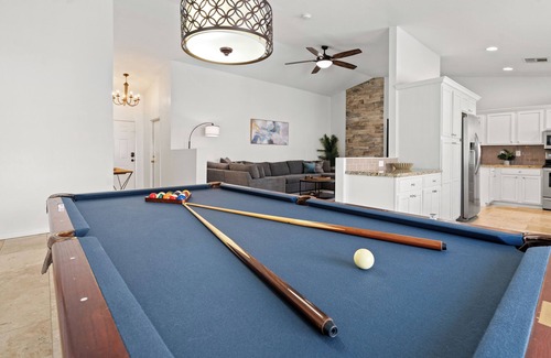 Sunset Ridge Haus | Kierland-Scottsdale Quarter Area-Free heated pool-Spring Training-pool table