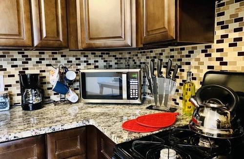 Sharon Hill Wohnung | ✪King Bed Apartment✪ in Suburbs | Perfect Long Term Stay