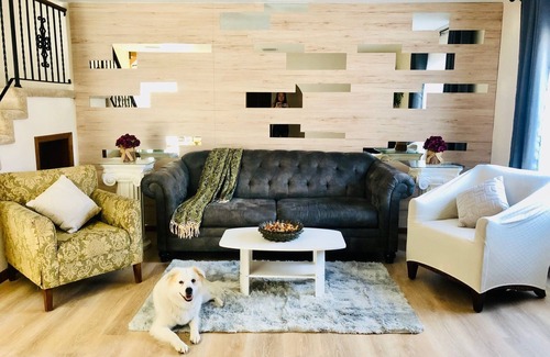 Town Of Blake Haus | King bed Executive Home, Daytona Beach: Minutes to Beach Speedway