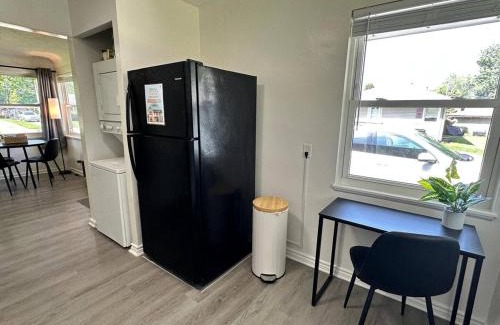 Berea Haus | KING bed, Pet Friendly, Modern Retreat in CLE-BW