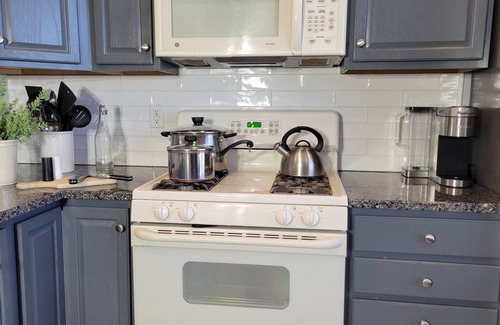 Ocean Air Park Haus | King En Suite, Pool, Beach, 5 BR, 4 Bath,Free Parking, Game Rm, Sleep 13