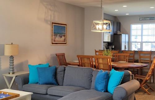 Ocean Air Park Haus | King En Suite, Pool, Beach, 5 BR, 4 Bath,Free Parking, Game Rm, Sleep 13