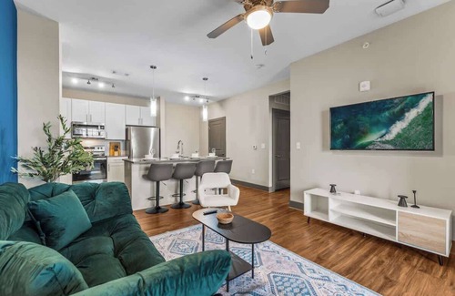 Florida Central Atlantic Coast Wohnung | King Retreat Pool & Gym Pet-Friendly Close to Park