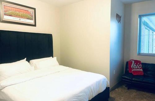 Uptown District Wohnung | King Size with OSU Theme!