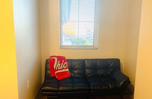 Uptown District Wohnung | King Size with OSU Theme!