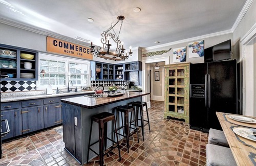 Suwanee Haus | Eklektisch & Cool! Herz von Suwanee 1 Morgen mit privatem Pool & vielem mehr!