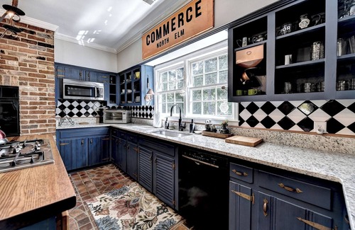 Suwanee Haus | Eklektisch & Cool! Herz von Suwanee 1 Morgen mit privatem Pool & vielem mehr!