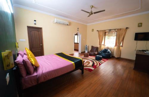 Madikeri Kabine | KINGMAKER'S Plantation with River Stream