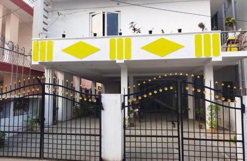 Coimbatore Haus | KINGS TOWN - Cyra Bliss County