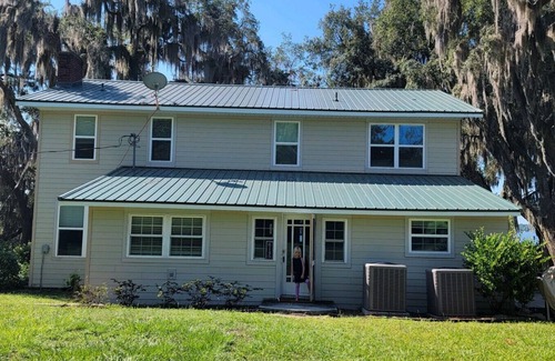 Starke Haus | Familienheim auf erstaunlichem weißem Sand Bottom See