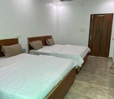 Haridwar Hotel | Kisna Dham by YatriMap