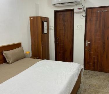 Haridwar Hotel | Kisna Dham by YatriMap