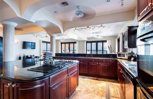 Old Man Bay Haus | KiToCay: Modern Beach House w/Over-the-Water Sun Deck & Private Beach Lot