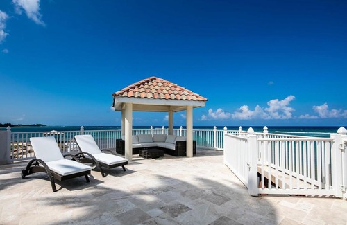 Old Man Bay Haus | KiToCay Villa by Grand Cayman Villas & Condos