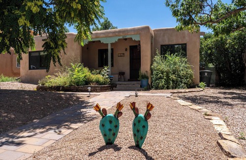 Southside Haus | Kiva Cottage | Fireplace, Patio, Near Downtown