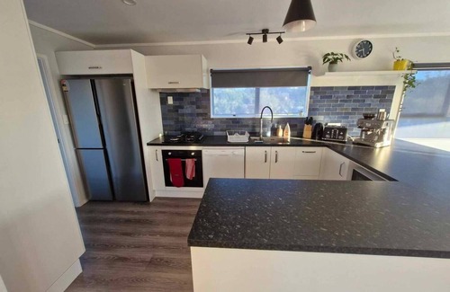 Kerikeri Haus | Kiwi calls and sunrises by the Kerikeri inlet.