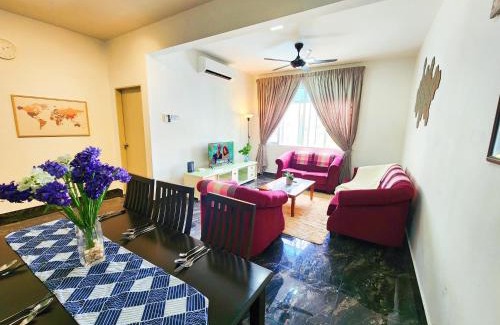 Sepang Wohnung | KLIA 7th Floor Pool View 4 Rooms SUITE