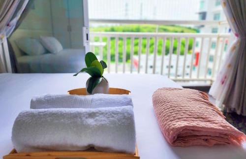 Sepang Wohnung | KLIA 7th Floor Pool View 4 Rooms SUITE