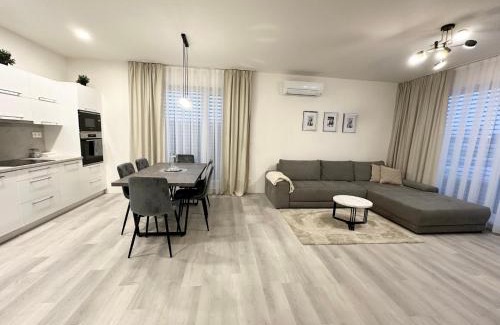 Dunajska Luzna Haus | Klimatizovaný Apartmánový dom s vírivkou, 9A