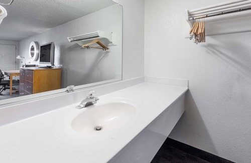 Flint Hotel | Knights Inn Flint