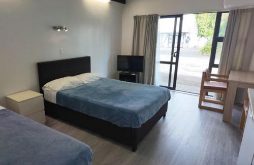 Papatoetoe Hotel | Knightsbridge Motor Lodge