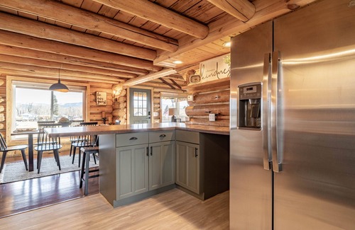 Stevensville Haus | Knotty but Nice by the Bitterroot!