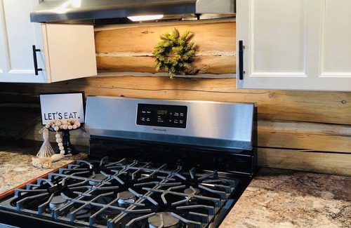 Stevensville Haus | Knotty but Nice by the Bitterroot!