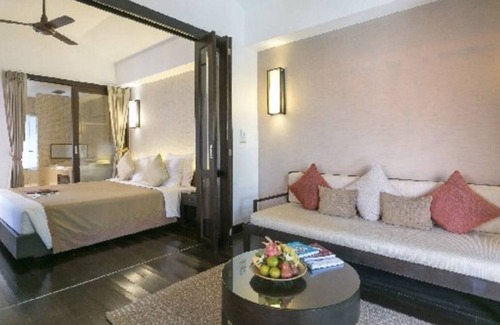 Thong Krut Haus | Koh Samui Three Bedroom Pool Villa Beachfront