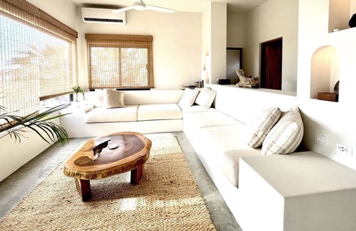 El Sargento Haus | Kokomo Palms of Julio Yoolio (NEW BUILD)