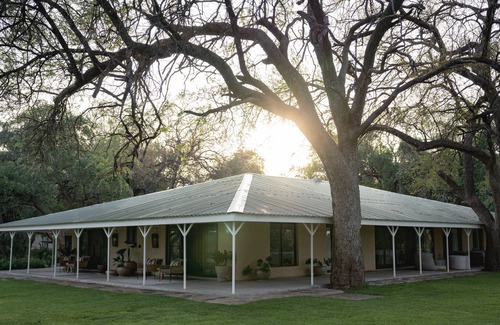 Lentswelemoriti Haus | Kolokolo Safari Home – Mashatu Game Reserve