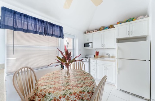 Rum Point Eigentumswohnung | Kozy Kai - Sealodge # 17 - Romantic Beachfront Holiday in Cayman Kai