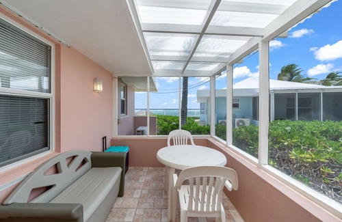 Rum Point Eigentumswohnung | Kozy Kai - Sealodge # 17 - Romantic Beachfront Holiday in Cayman Kai