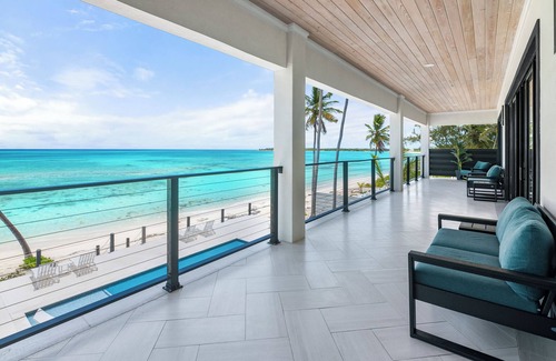 Tar Bay Haus | KPOW on the Beach - Brand New 5 bedroom Luxury Beachfront House!