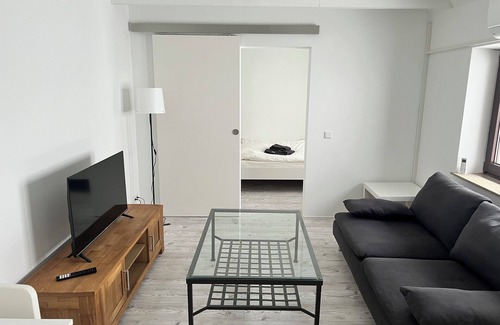 Krefeld Wohnung | Krefeld Ruhiges Apartment in der 2. Etage. Mit Klimaanlage