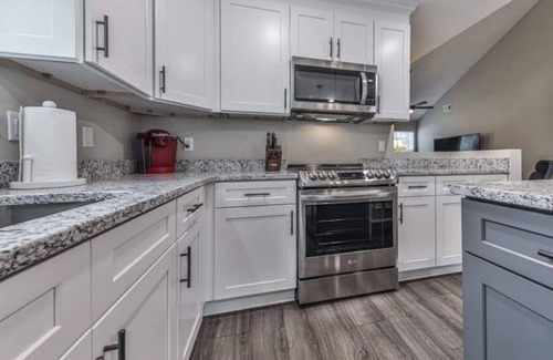 Kennesaw Haus | KSU, Lake Allatoona, Top Chop baseball complex, Yamaha and Lakepoint mins away!