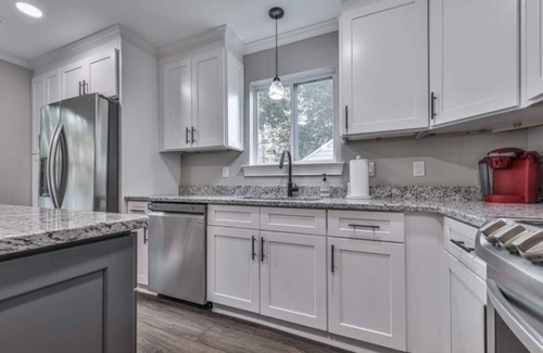 Kennesaw Haus | KSU, Lake Allatoona, Top Chop baseball complex, Yamaha and Lakepoint mins away!