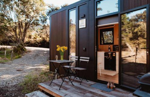 Kuaotunu Haus | Kūaotunu Cabin 1 by Tiny Away