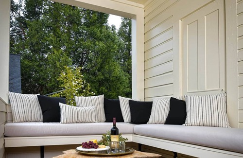 Jacksonville Haus | Kubli Haus - Suite #1 ~ Luxury, Style & Location, 1 block to Britt