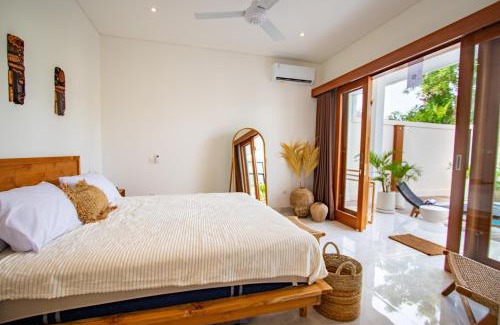 Umalas Villa | Kubung 1 - PROMO Canggu - Brand NEW Villa - HUGE Pool - PS5