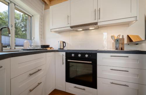 Muritz Haus | Kugelhaus Kugellager - Besonderer Rückzugsort in runder Bauweise - reduziert, ruhig und naturnah am Tollensesee