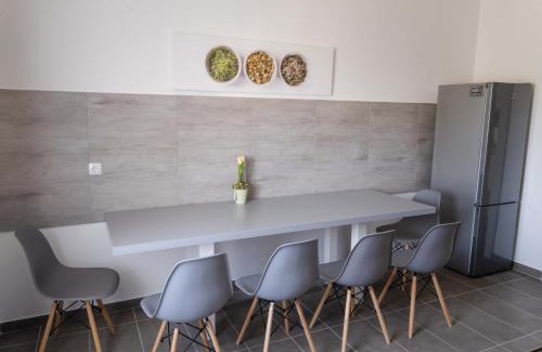 Kisujszallas Wohnung | Kunfoglalás Apartmanház