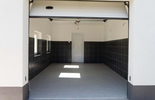 Kisujszallas Wohnung | Kunfoglalás Apartmanház